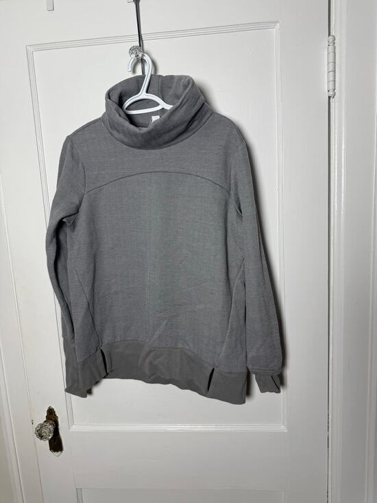 Avia Tops - Avia Gray Minimalist Mock Neck Chic Athleisure Sweatshirt Size Women's XS